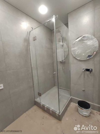 Стеклянные душевые перегородки