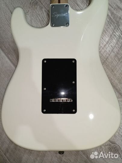 Электрогитара Fender Squier