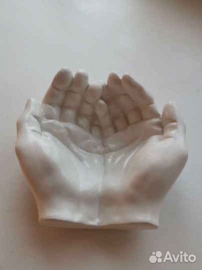 Скульптура руки