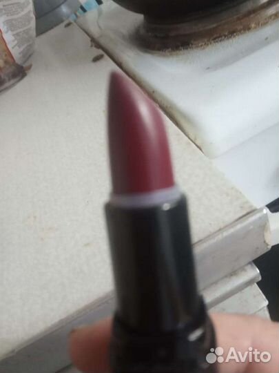 Помада (брендовая)
