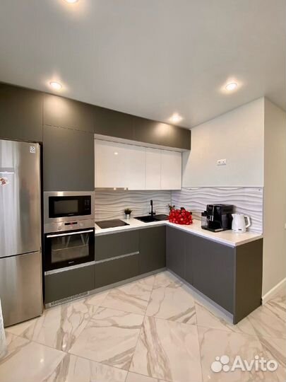 П образная кухня на заказ. Фабрика в Челябинске