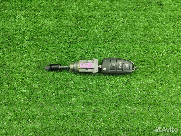 Личинка замка двери с ключом Audi S3 8V