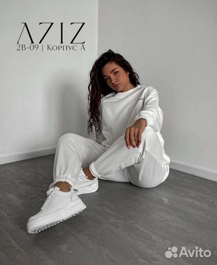 Спортивный костюм женский