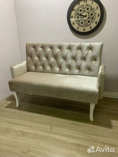 Диван мини в кафе, салон