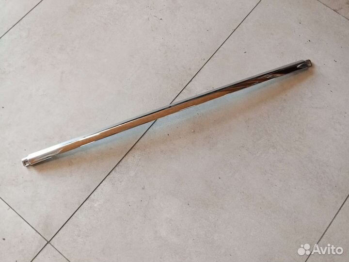 Молдинг переднего спойлера Toyota Land Cruiser 200