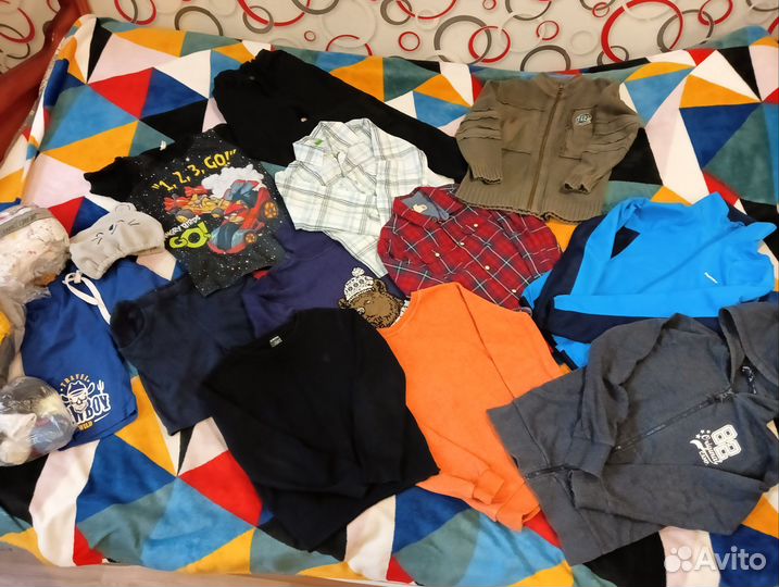 Рубашки/шорты/джемпера/ветровка 116-128 пакетом