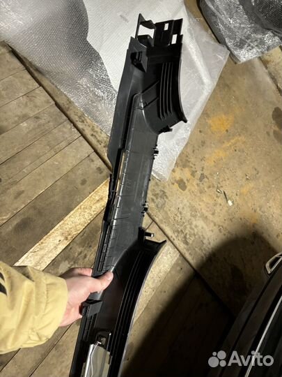 Накладка правого порога Tiguan r line 5na853370