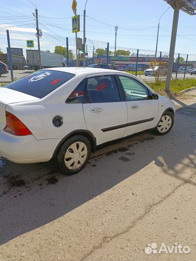 Ford Focus 1.8 МТ, 2002, 35 000 км