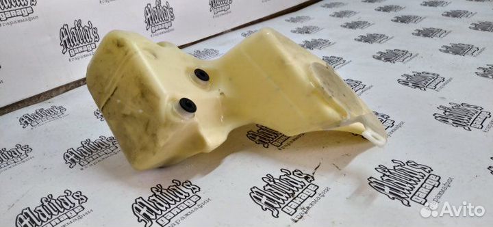 Бачок стеклоомывателя передний Mercedes-Benz