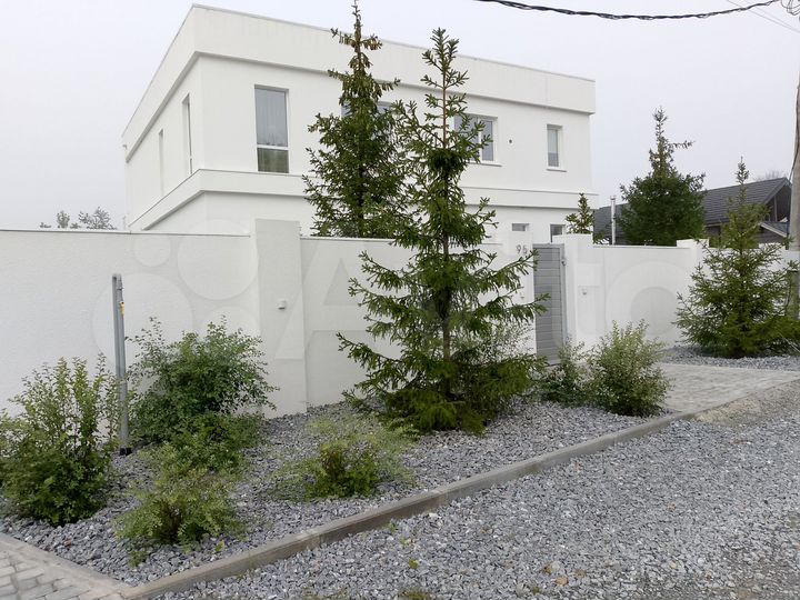 Коттедж 380 м² на участке 20 сот.