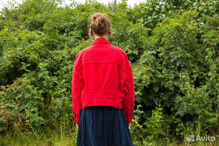 Женская красная джинсовая куртка 50-52 новая
