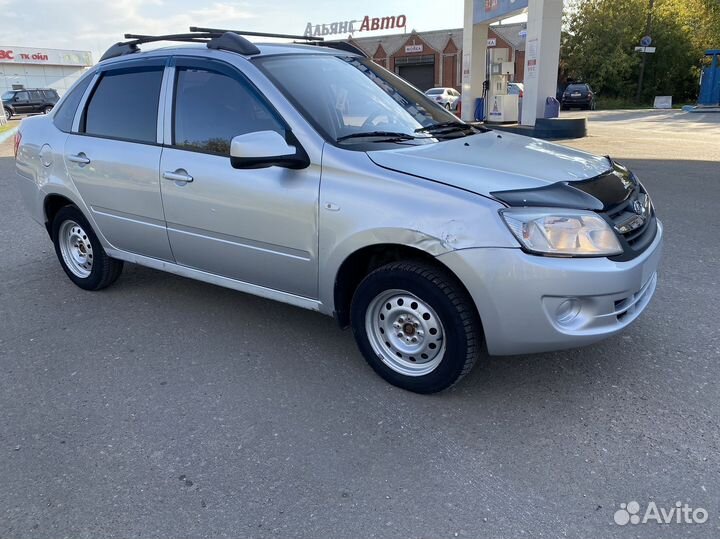 LADA Granta 1.6 МТ, 2012, битый, 152 000 км