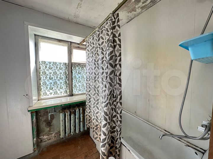 Комната 18 м² в > 9-к., 2/5 эт.