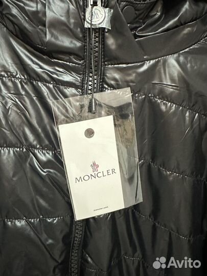 Moncler gumme rouge