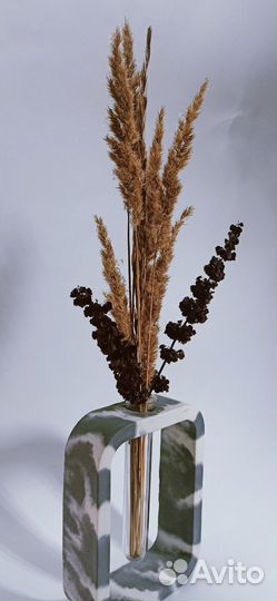 Ваза из бетона декоративная с колбой