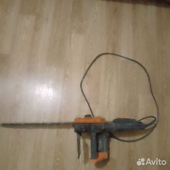 Продаю электропилу