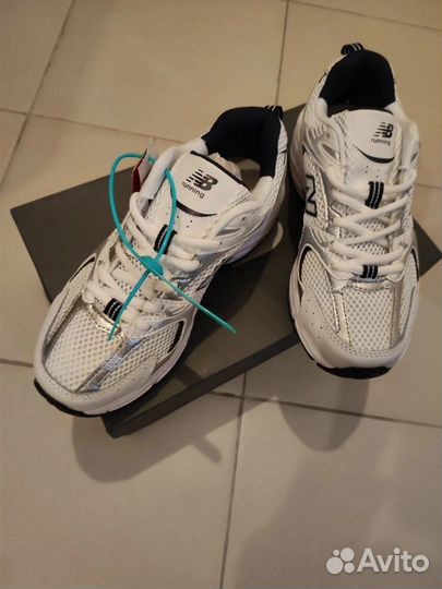 Кроссовки новые new balance 530