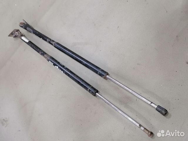 Амортизатор двери багажника Mazda 323 BF 1980-1989