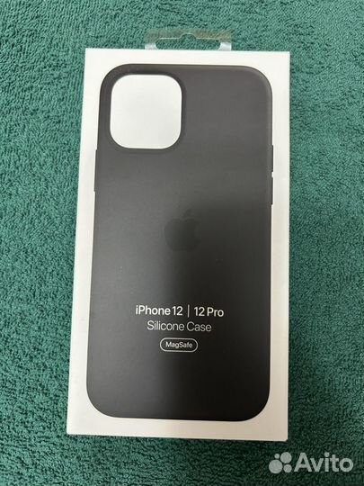 Чехлы на iPhone 12