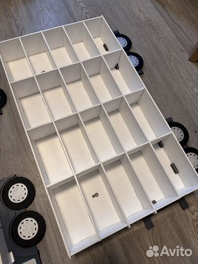 Парковка для машинок деревянная б/у