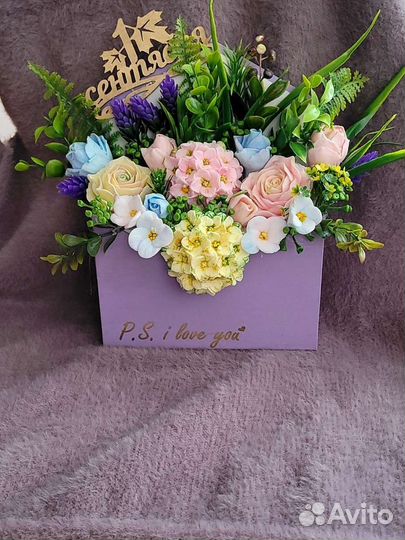 Букет цветов в конверте