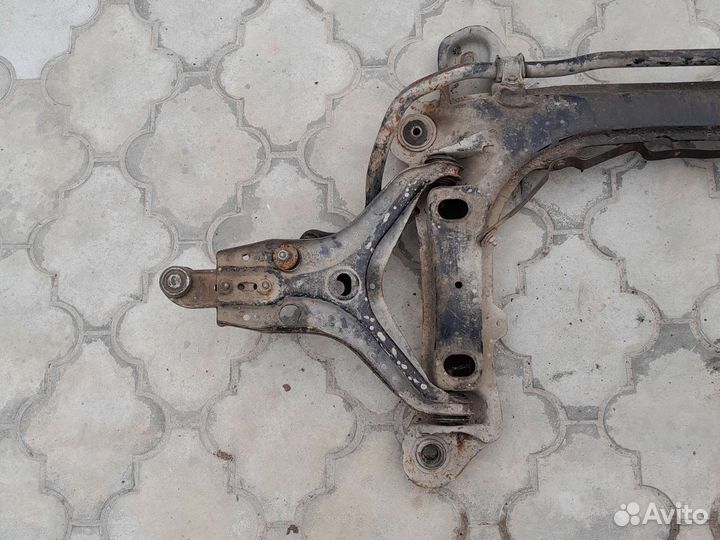 Подрамник передний в сборе Audi 80 b3