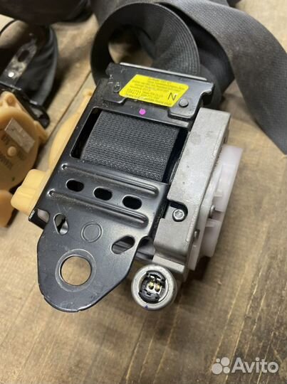 Ремни безопасности Mitsubishi L200