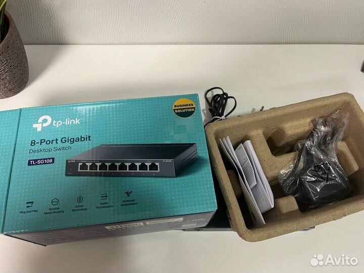 Коммутатор TP-Link TL-SG108 (хаб на 8 портов)