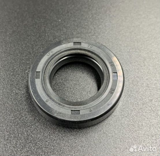 Сальник коленвала Tohatsu 8-9,8 MFS2.5-6 (101-001