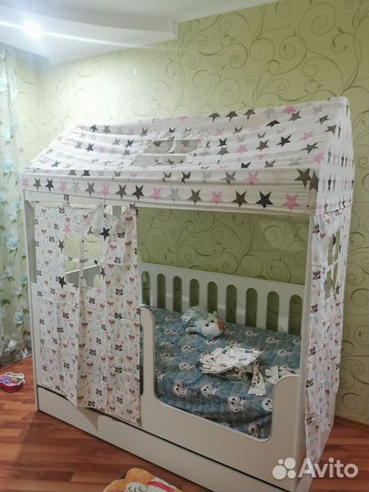 Кровать домик