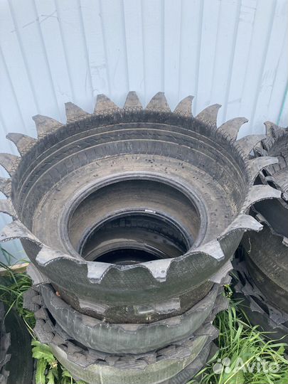 Клумба из покрышек