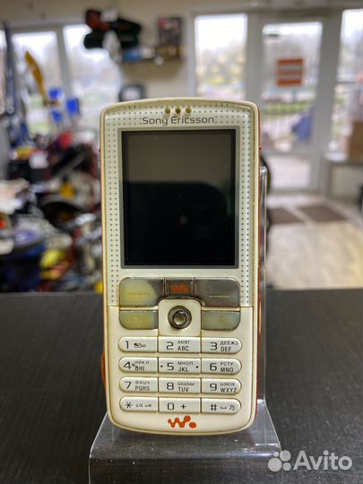Sony Ericsson W700i