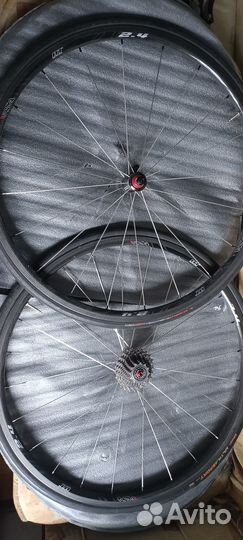 Карбоновые колеса с резиной