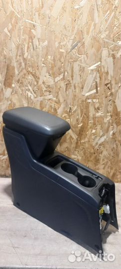 Подлокотник кожа Opel Antara 2013