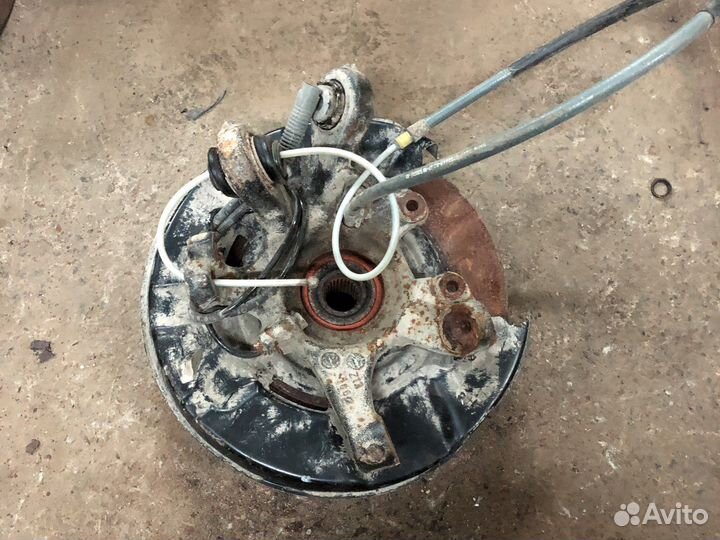 Bmw 1 кулак задний правый