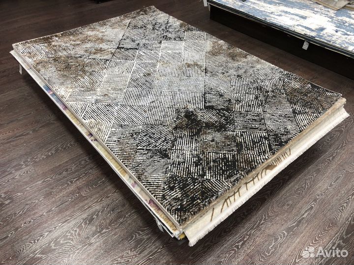 Ковер 1.56х2.30 прямоугольный, коричневый