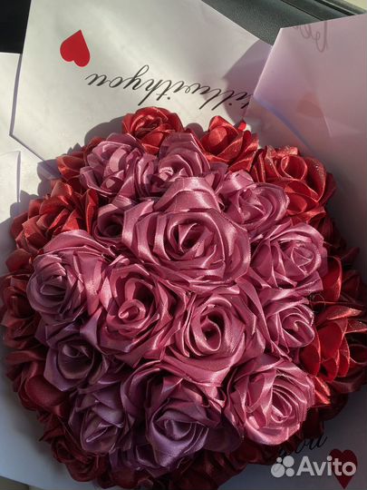 Продажа букетов из атласных лент