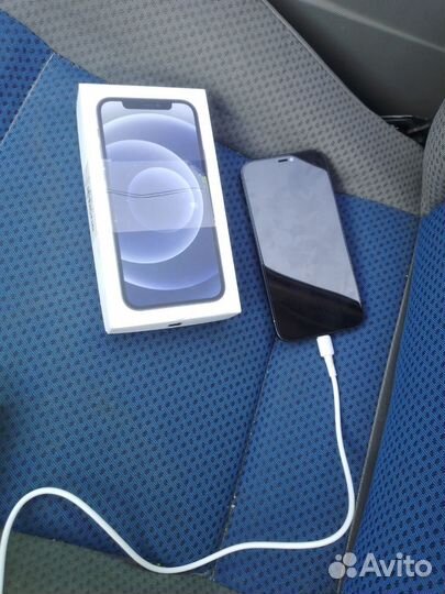 Телефон iPhone 12
