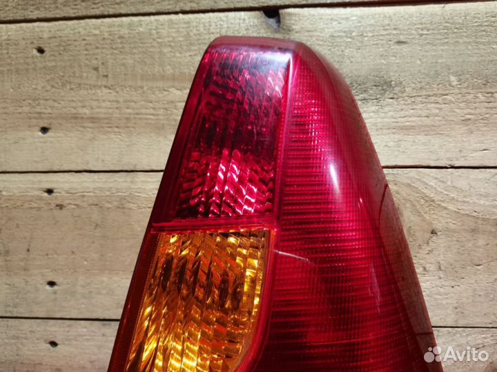 Фонарь задний правый Renault Logan