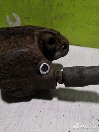 Суппорт передний правый Рено Клио 2 Симбол