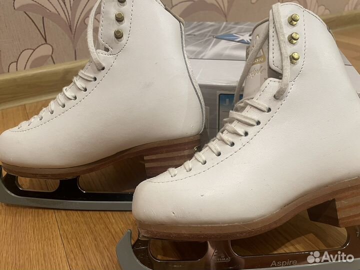 Фигурные коньки jackson freestyle 13,5c eur30