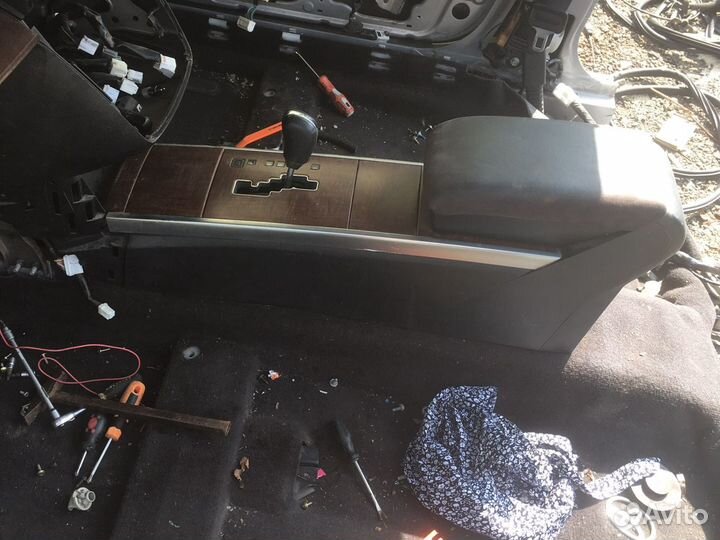 Бар, подлокотник Nissan teana j31