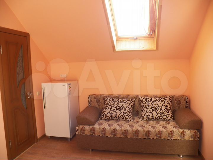 Комната 28 м² в 2-к., 3/3 эт.