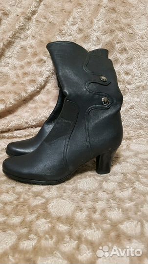 Женские сапоги