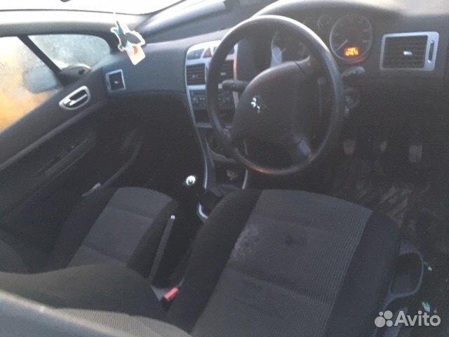Разбор на запчасти Peugeot 307
