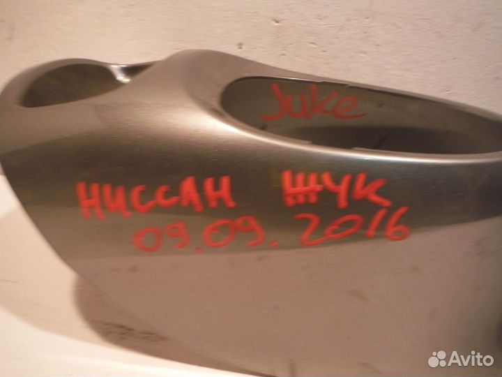 Накладка центральной консоли nissan Juke 2011