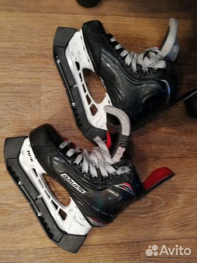 Хоккейные коньки bauer