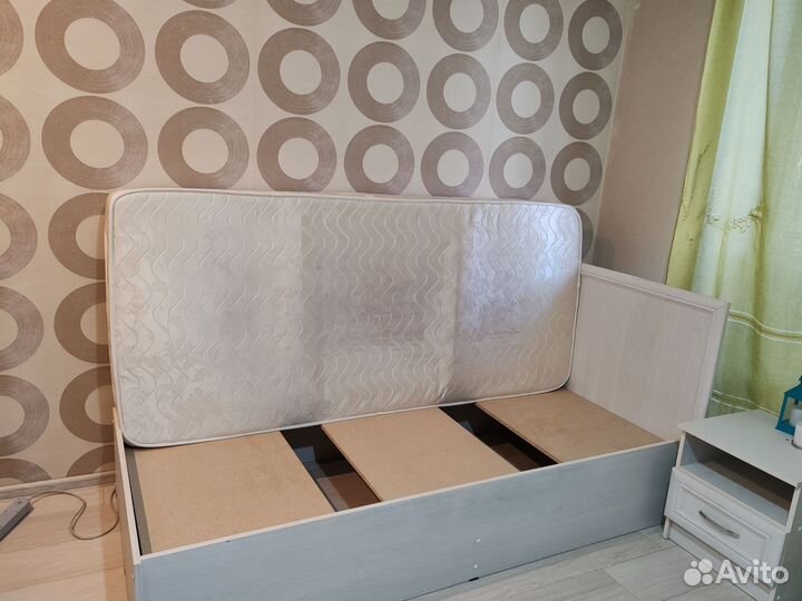 Продам кровать в хорошем состоянии