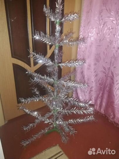 Елка искусственная СССР и елочные игрушки