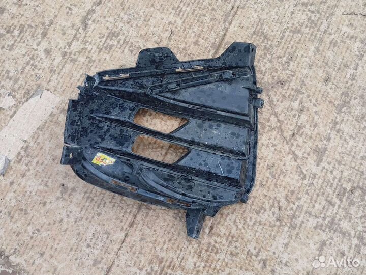 Окантовка противотуманной фары правая Kia K5